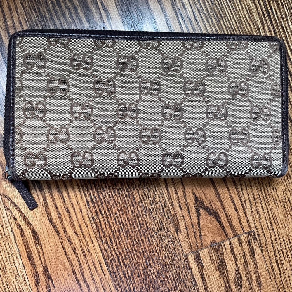 Authentic Gucci Zip Around Wallet - Picture 9 of 11